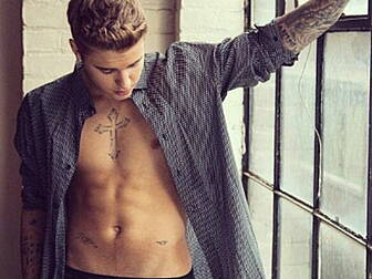 Justin Bieber wins underwear m...
